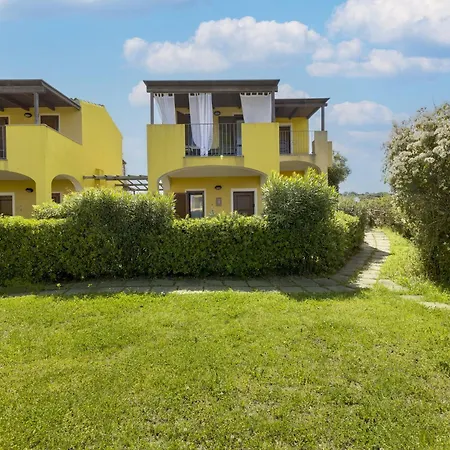 With Air Conditioning And Shared Pool *