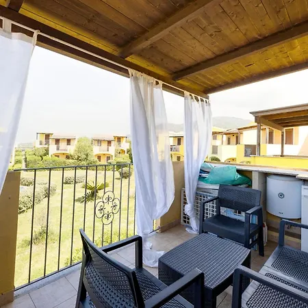 Апартаменты With Air Conditioning And Shared Pool
