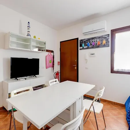 With Air Conditioning And Shared Pool *
