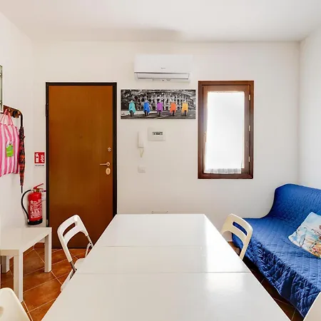 With Air Conditioning And Shared Pool Viddalba