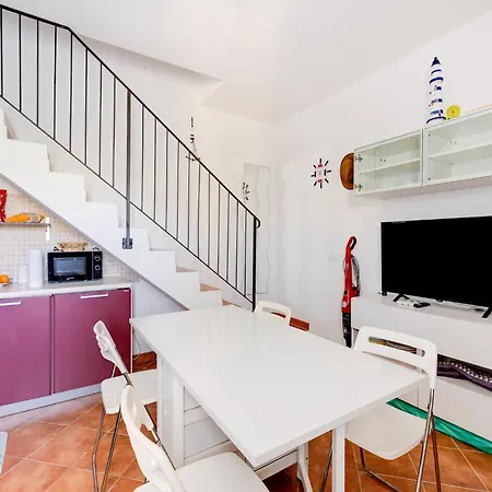 With Air Conditioning And Shared Pool Viddalba