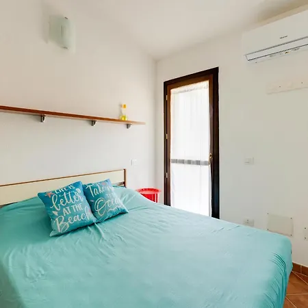 With Air Conditioning And Shared Pool