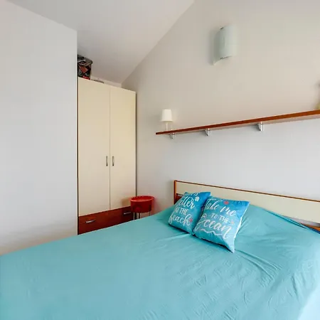 With Air Conditioning And Shared Pool